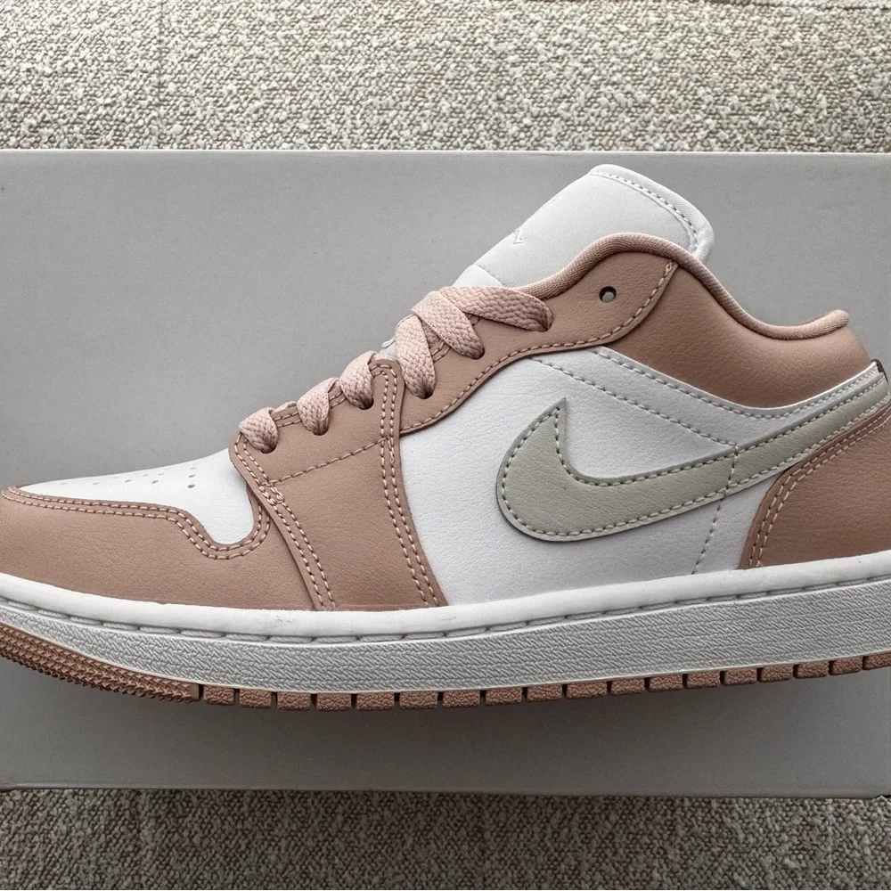 NEW Nike Jordan 1 Low (White/ Light Bone) - Picture 3 of 7